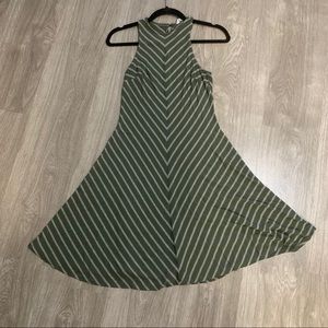 A line dress with stripes !